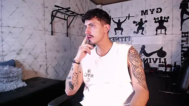 Snapshot of kamal_wolff chatting on February 23, 2026, 12:06 pm kamal wolff online show from February 23, 2026, 12:06 pm