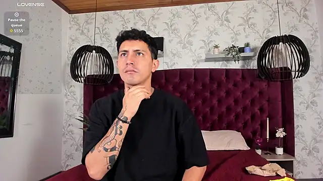 Snapshot of kamal_wolff chatting on March 4, 2026, 12:13 pm kamal wolff online show from March 4, 2026, 12:13 pm