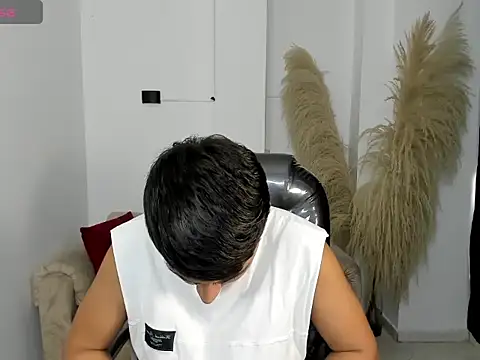 oliver kooper21 online show from February 27, 2026, 12:27 pm