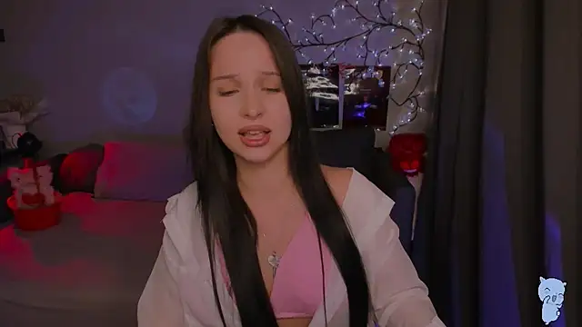 SoftyMooon online show from March 24, 2026, 7:36 pm