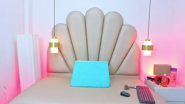 Snapshot of maria_sweet_honey chatting on March 4, 2026, 8:38 pm maria sweet honey online show from March 4, 2026, 8:38 pm