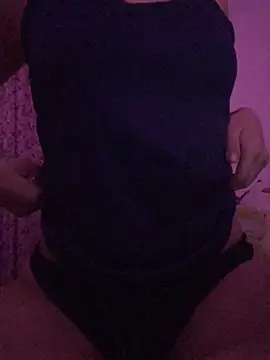 eemilyy22 online show from February 25, 2026, 2:56 am