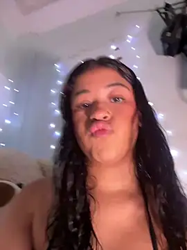 Snapshot of _RouseXLove chatting on February 25, 2026, 2:06 pm RouseXLove online show from February 25, 2026, 2:06 pm