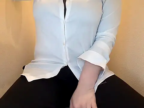 Snapshot of emi_chan_7 chatting on April 30, 2026, 2:13 pm emi chan 7 online show from April 30, 2026, 2:13 pm