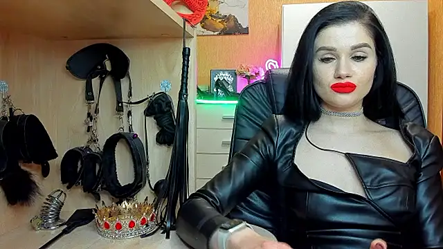 KristiTopxx online show from April 1, 2026, 7:55 pm