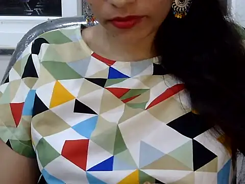 Neha Sharma2 online show from May 20, 2026, 1:52 pm