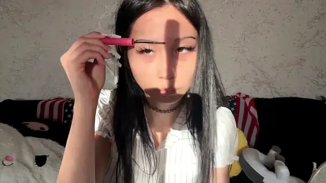 kishagrayone online show from April 18, 2026, 12:40 pm