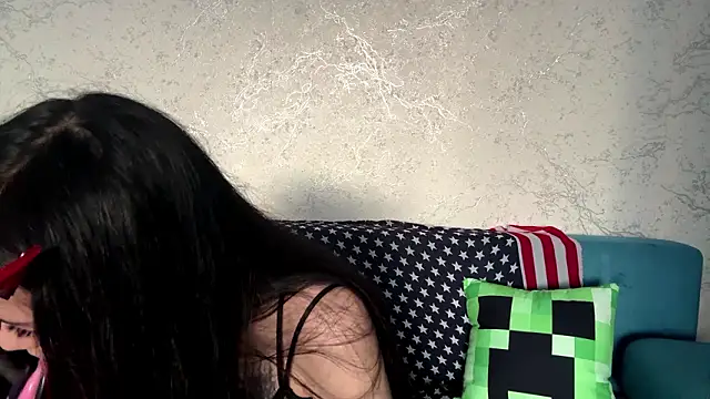 kishagrayone online show from March 28, 2026, 12:50 pm