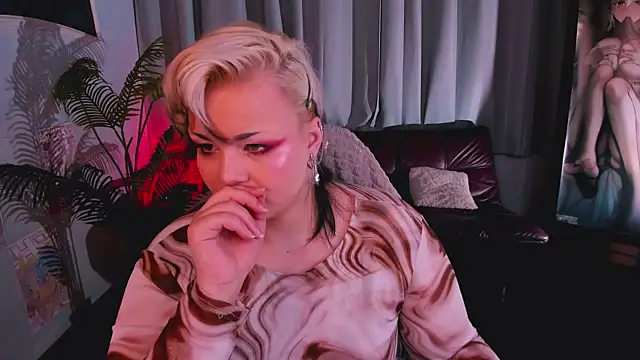 Snapshot of HwasaMoore chatting on February 28, 2026, 1:44 pm HwasaMoore online show from February 28, 2026, 1:44 pm