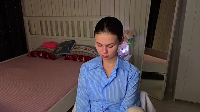 EarthaLevra online show from March 26, 2026, 8:07 pm