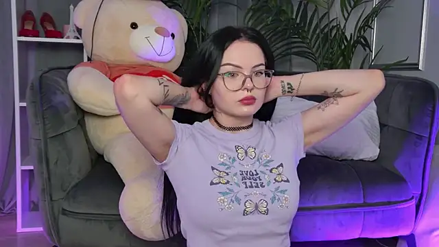 Snapshot of CindyMil chatting on July 20, 2026, 6:10 am CindyMil online show from July 20, 2026, 6:10 am