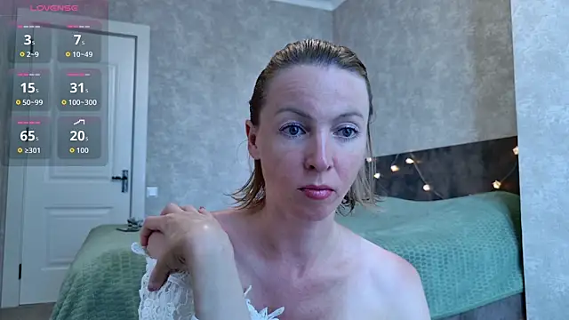 angelicfenix online show from June 20, 2026, 9:47 am