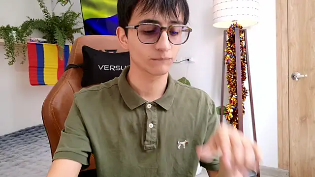 Snapshot of Sr_evann chatting on June 30, 2026, 3:45 pm Sr evann online show from June 30, 2026, 3:45 pm