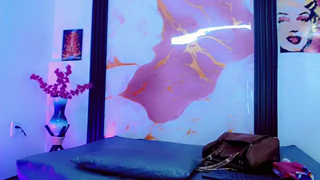 Valeria Linares online show from April 10, 2026, 3:35 am