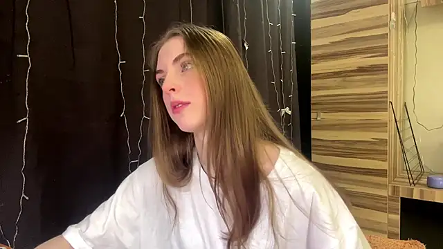 Snapshot of PollyDream chatting on March 3, 2026, 8:10 am PollyDream online show from March 3, 2026, 8:10 am