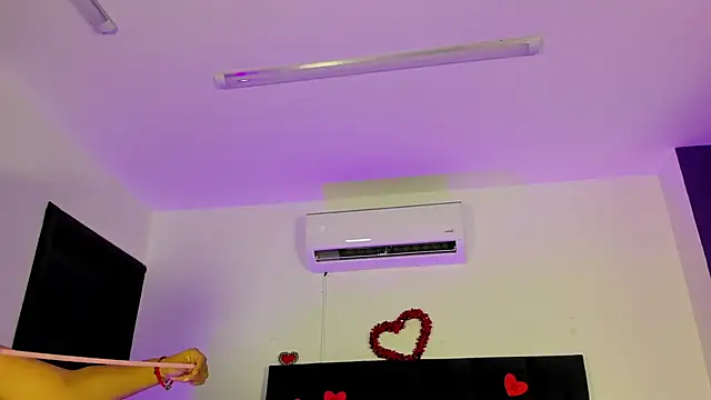 Snapshot of scarlet__ray_ chatting on March 3, 2026, 10:11 am scarlet ray online show from March 3, 2026, 10:11 am