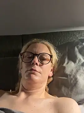 Snapshot of Amelie_BlondeXX chatting on March 3, 2026, 8:10 am Amelie BlondeXX online show from March 3, 2026, 8:10 am