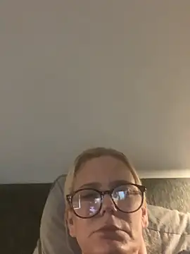 Snapshot of Amelie_BlondeXX chatting on March 7, 2026, 11:05 am Amelie BlondeXX online show from March 7, 2026, 11:05 am
