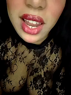 madleen Mm online show from April 16, 2026, 6:41 pm