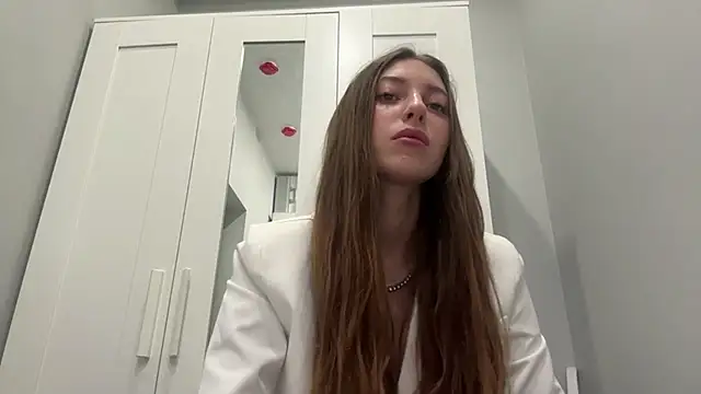 selena favn online show from April 2, 2026, 1:13 am