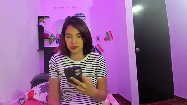 Snapshot of sapphire_brown20 chatting on July 15, 2026, 11:56 pm sapphire brown20 online show from July 15, 2026, 11:56 pm