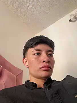 Snapshot of Tomnico_19 chatting on March 1, 2026, 7:47 pm Tomnico 19 online show from March 1, 2026, 7:47 pm