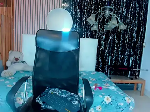 MarianaGalviz  online show from April 2, 2026, 11:17 am