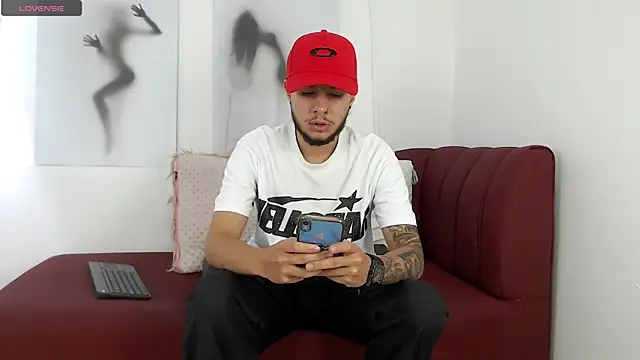 Snapshot of luxesmith chatting on February 25, 2026, 3:07 am luxesmith online show from February 25, 2026, 3:07 am