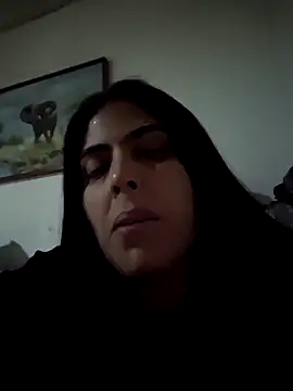 Snapshot of Perla_bella chatting on February 28, 2026, 12:43 am Perla bella online show from February 28, 2026, 12:43 am