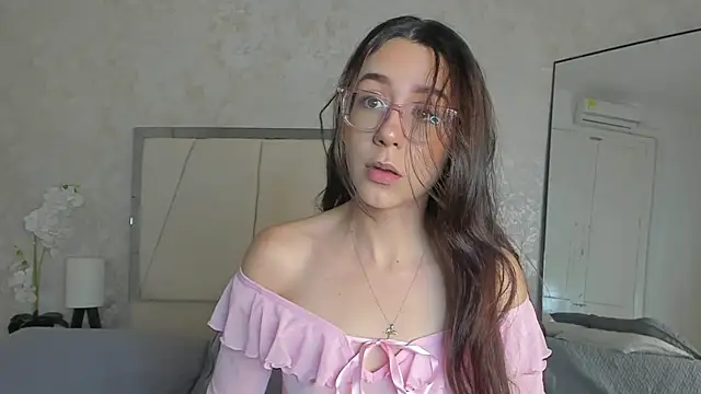 Snapshot of Arii_wilde chatting on May 15, 2026, 12:03 pm Arii wilde online show from May 15, 2026, 12:03 pm
