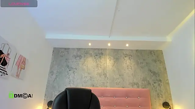 Snapshot of RomaBellanova chatting on April 20, 2026, 7:48 pm RomaBellanova online show from April 20, 2026, 7:48 pm