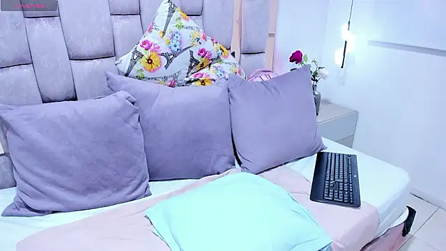 isabellablazee online show from March 29, 2026, 2:35 am