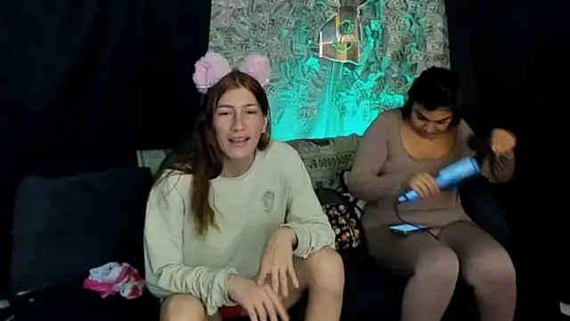 The Wicked Queens02 online show from April 15, 2026, 5:24 am