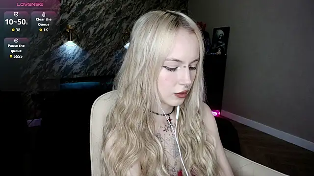 Snapshot of saykoblade chatting on April 30, 2026, 1:23 am saykoblade online show from April 30, 2026, 1:23 am