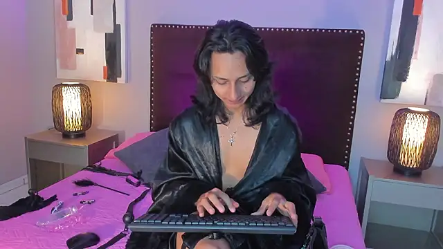 Elisasue online show from March 2, 2026, 4:02 am