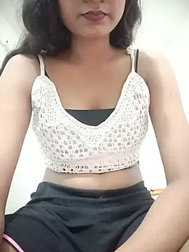 Snapshot of Heena_shrma chatting on July 6, 2026, 3:14 pm Heena shrma online show from July 6, 2026, 3:14 pm