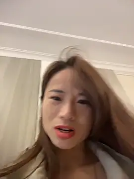 Mia-lp online show from April 6, 2026, 1:34 am