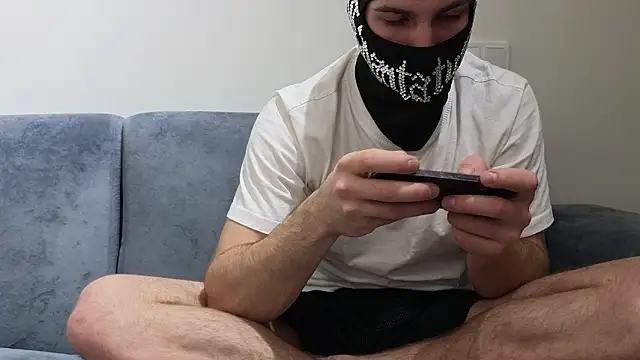 chantatummm online show from March 10, 2026, 9:52 pm