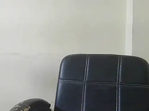 cute yashi online show from March 17, 2026, 3:37 pm