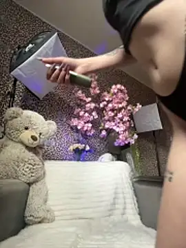 Snapshot of elektra_star chatting on June 4, 2026, 2:00 pm elektra star online show from June 4, 2026, 2:00 pm