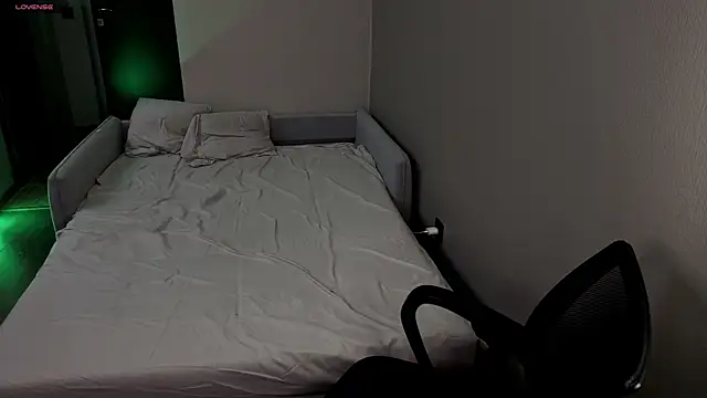 sweet boyss  online show from April 16, 2026, 5:25 pm