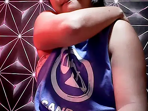 Snapshot of Flowerbebe chatting on May 15, 2026, 6:44 am Flowerbebe online show from May 15, 2026, 6:44 am