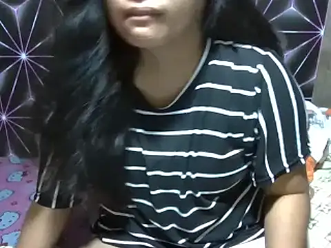 Snapshot of Flowerbebe chatting on May 8, 2026, 7:06 pm Flowerbebe online show from May 8, 2026, 7:06 pm