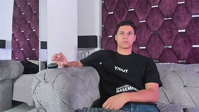 Snapshot of TonyBenedetti chatting on June 21, 2026, 8:25 pm TonyBenedetti online show from June 21, 2026, 8:25 pm