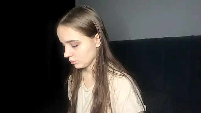 LowriseZiziphus online show from February 26, 2026, 3:23 pm