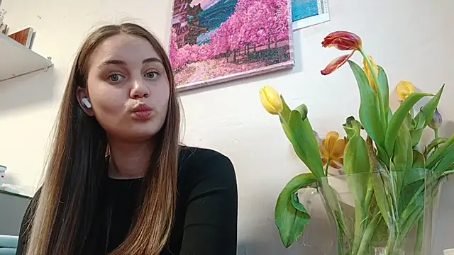 VeloraStar online show from March 11, 2026, 11:37 am