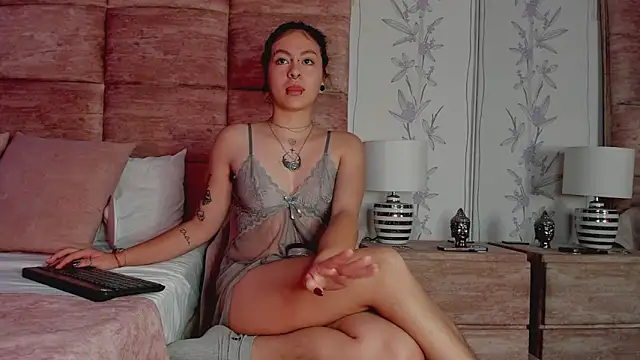 AtheneaVoss online show from June 2, 2026, 8:53 pm