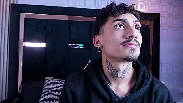 Dark Eros  online show from April 18, 2026, 4:04 am