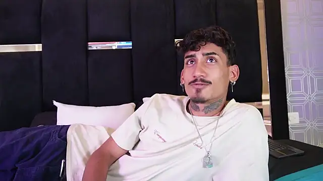 Dark Eros  online show from March 12, 2026, 7:51 pm