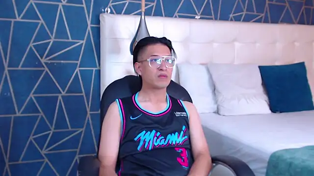 Snapshot of EriickFerrer chatting on March 2, 2026, 2:12 am EriickFerrer online show from March 2, 2026, 2:12 am